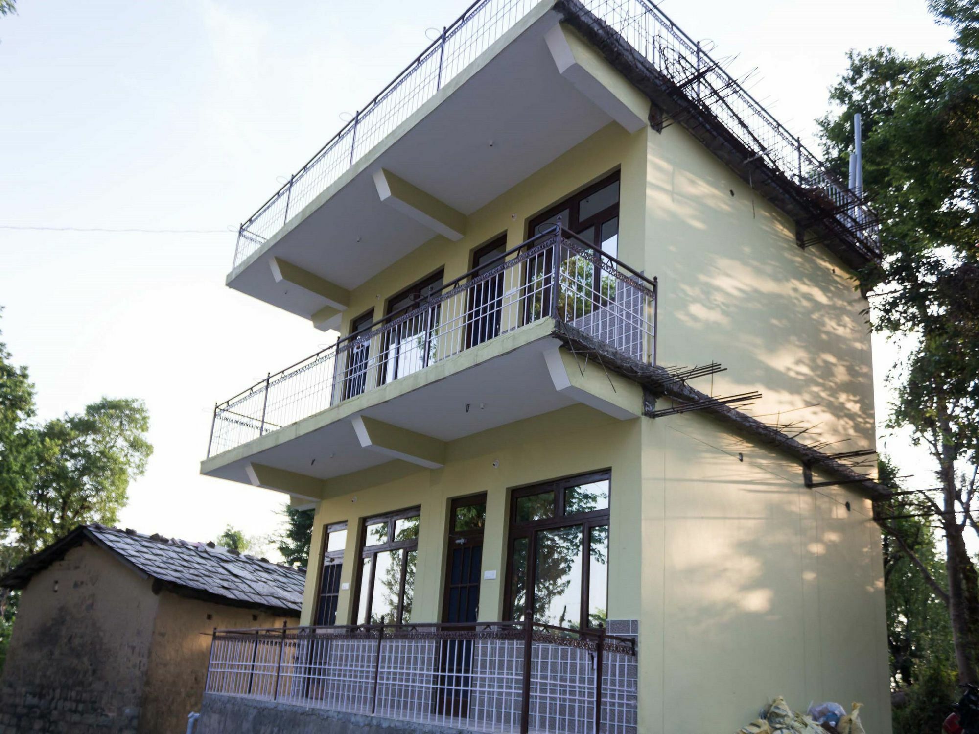 Oyo Home 13409 Cozy Stay Dharamshala Exteriör bild